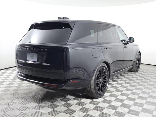 2025 Land Rover Range Rover P400 SE 7 Seat