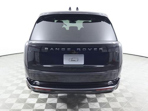 2025 Land Rover Range Rover P400 SE 7 Seat