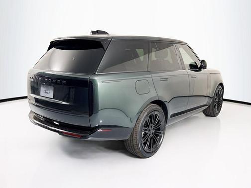 Belgravia Green 2026 Land Rover Range Rover P400 SE