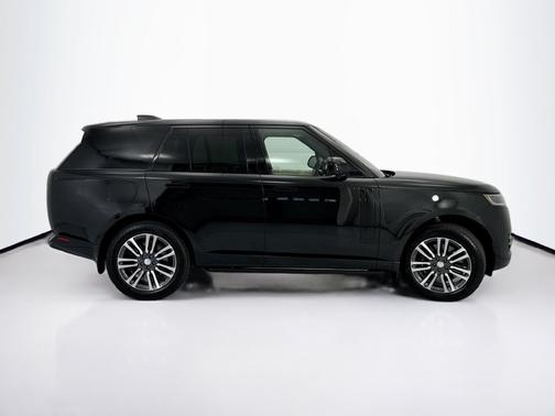 Eiger Gray Metallic 2023 Land Rover Range Rover SE