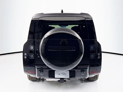 Santorini Black 2026 Land Rover Defender P500 V8