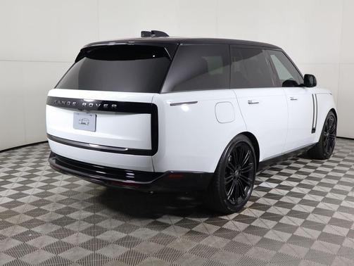 2025 Land Rover Range Rover P530 SE