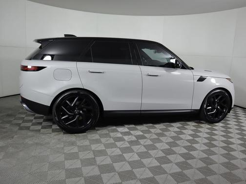 2025 Land Rover Range Rover Sport SE