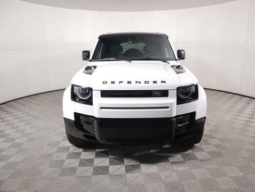 2026 Land Rover Defender V8