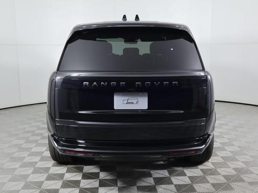 2025 Land Rover Range Rover P530 SE