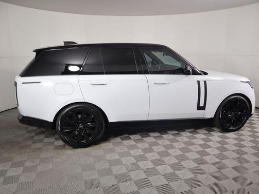 2025 Land Rover Range Rover P550e SE