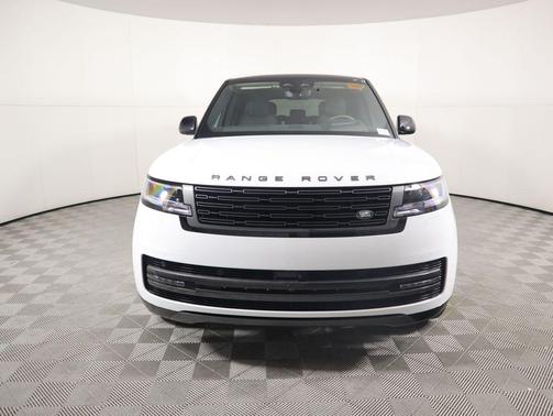 2025 Land Rover Range Rover P550e SE