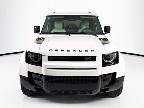 Fuji White 2026 Land Rover Defender P400 X-Dynamic SE