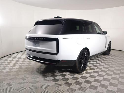 2025 Land Rover Range Rover P530 SE 7 Seat