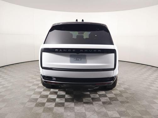 2025 Land Rover Range Rover P530 SE 7 Seat