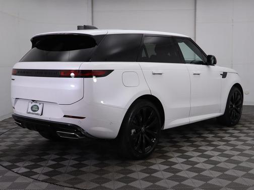 2025 Land Rover Range Rover Sport SE