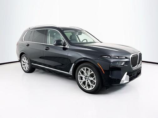 Black Sapphire Metallic 2023 BMW X7 xDrive40i
