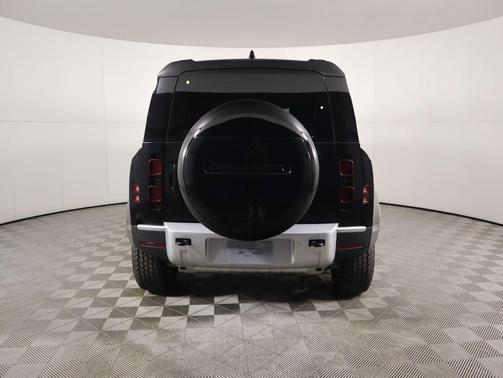 2025 Land Rover Defender 110 P300