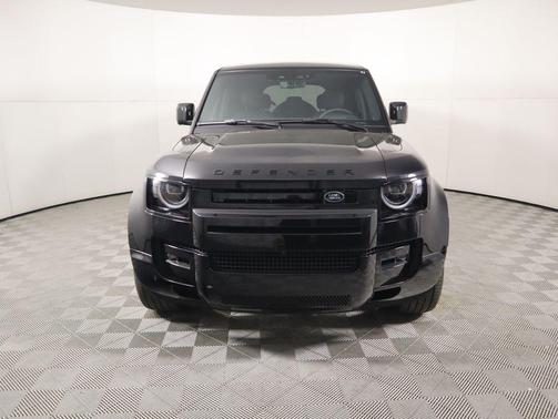 2026 Land Rover Defender 110 V8