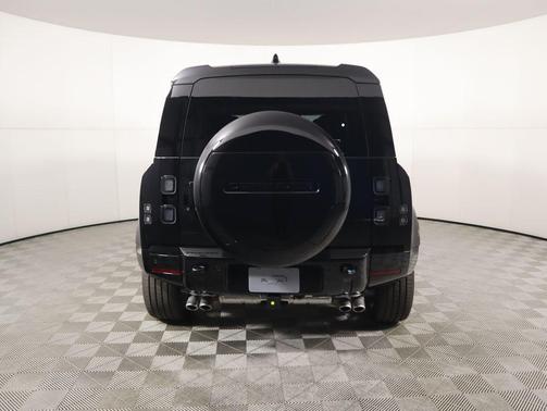 2026 Land Rover Defender 110 V8