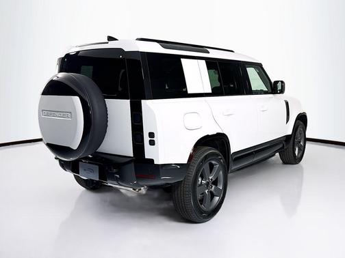 Fuji White 2026 Land Rover Defender P400 X-Dynamic SE