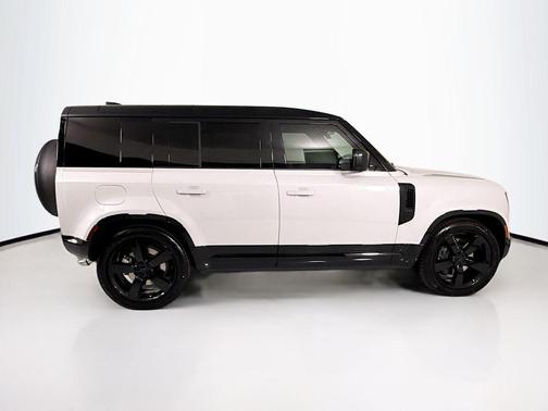 Borasco Grey 2026 Land Rover Defender P500 X-Dynamic SE