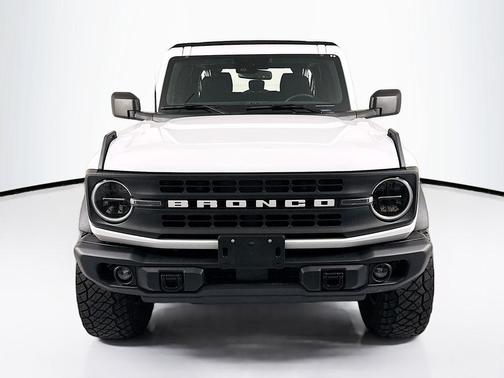 Oxford White 2022 Ford Bronco Black Diamond