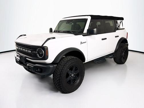 Oxford White 2022 Ford Bronco Black Diamond