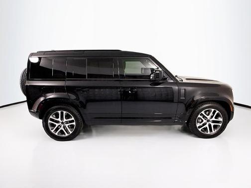 Santorini Black Metallic 2026 Land Rover Defender X-Dynamic SE