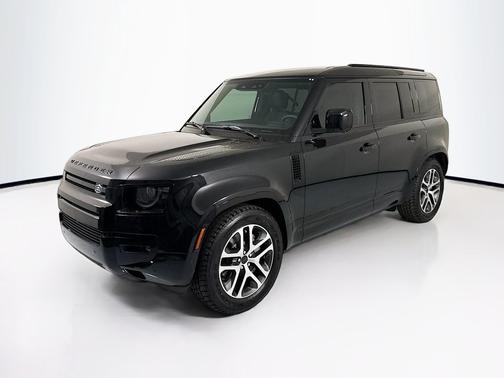 Santorini Black Metallic 2026 Land Rover Defender X-Dynamic SE