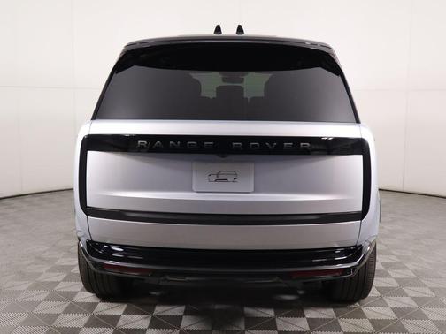 2025 Land Rover Range Rover P400 SE 7 Seat