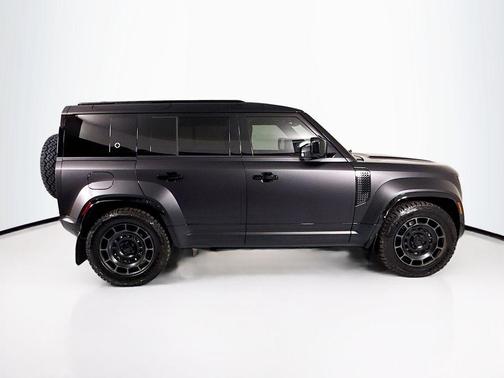 Narvik Black 2026 Land Rover Defender OCTA