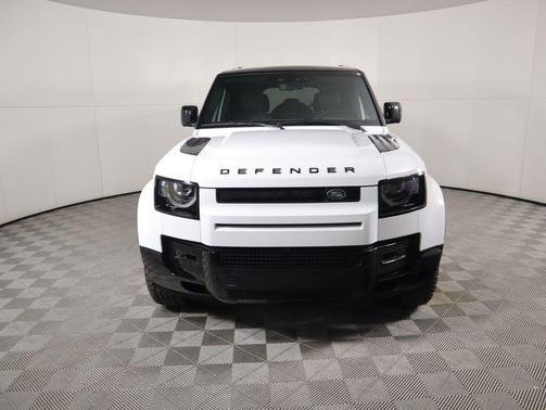 2025 Land Rover Defender 110 P400 X-Dynamic SE