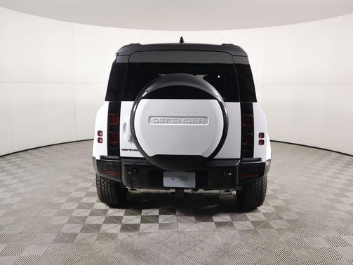 2025 Land Rover Defender 110 P400 X-Dynamic SE