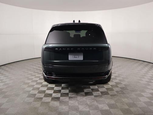 2025 Land Rover Range Rover P400 SE