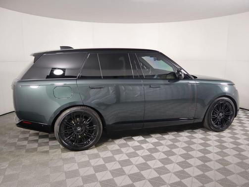 2025 Land Rover Range Rover P400 SE
