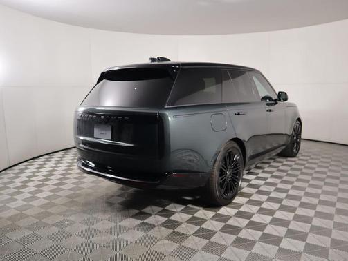2025 Land Rover Range Rover P400 SE