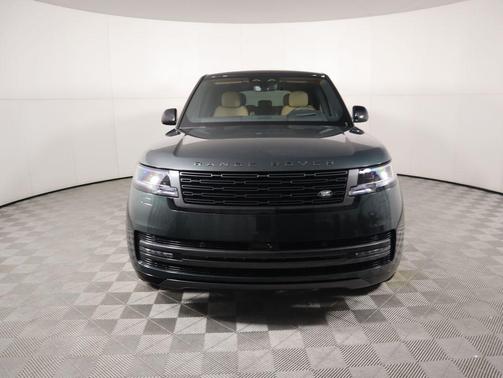 2025 Land Rover Range Rover P400 SE