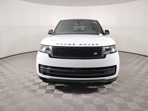 2025 Land Rover Range Rover P550e SE