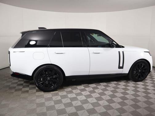 2025 Land Rover Range Rover P550e SE