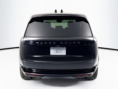Obsidian Black Satin 2026 Land Rover Range Rover P530 SE 7 Seat