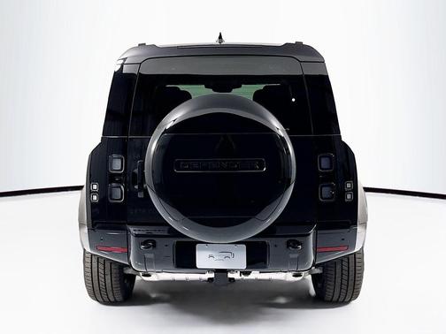 Santorini Black 2026 Land Rover Defender P400 X-Dynamic SE
