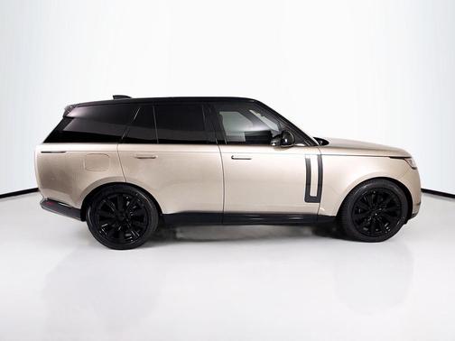 Batumi Gold 2026 Land Rover Range Rover P550e SE