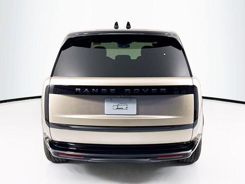 Batumi Gold 2026 Land Rover Range Rover P550e SE