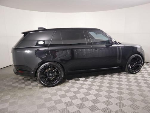 2025 Land Rover Range Rover P530 SE 7 Seat