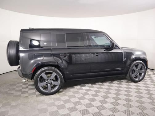 2023 Land Rover Defender 110 V8