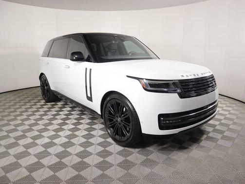 2025 Land Rover Range Rover P400 SE 7 Seat
