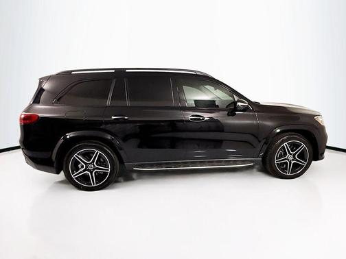 Obsidian Black Metallic 2026 Mercedes-Benz GLS 450 4MATIC