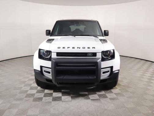 2025 Land Rover Defender 110 P400 S