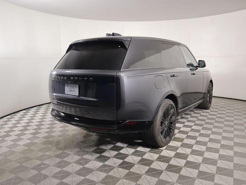 2025 Land Rover Range Rover P530 SE