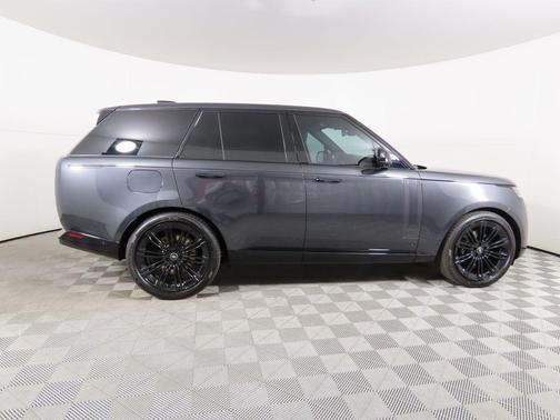 2025 Land Rover Range Rover P530 SE