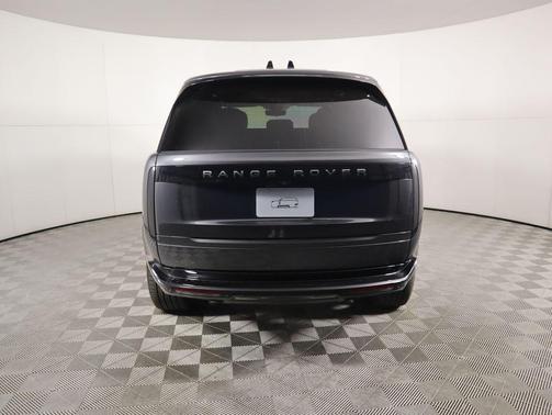 2025 Land Rover Range Rover P530 SE