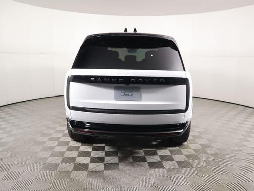 2025 Land Rover Range Rover P530 SE 7 Seat