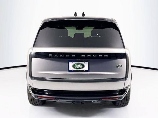 2023 Land Rover Range Rover P530 SE