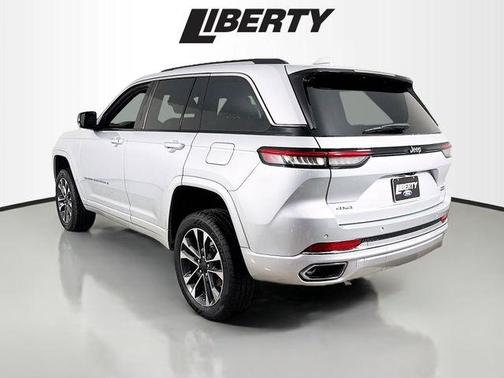 2022 Jeep Grand Cherokee Overland